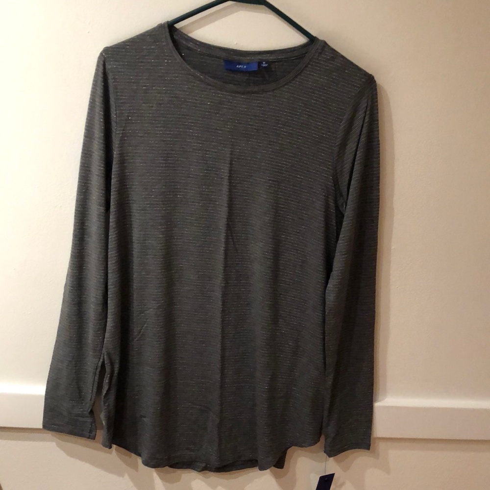 Apt 9 long sleeve t-shirt.